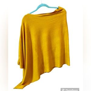 Woman’s yellow tunic